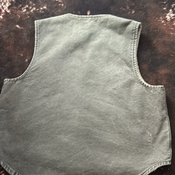 MOVING SALE!!! CARHARTT DUCK LINED SHERPA VEST. MAKE OFFERS! - Picture 4 of 5